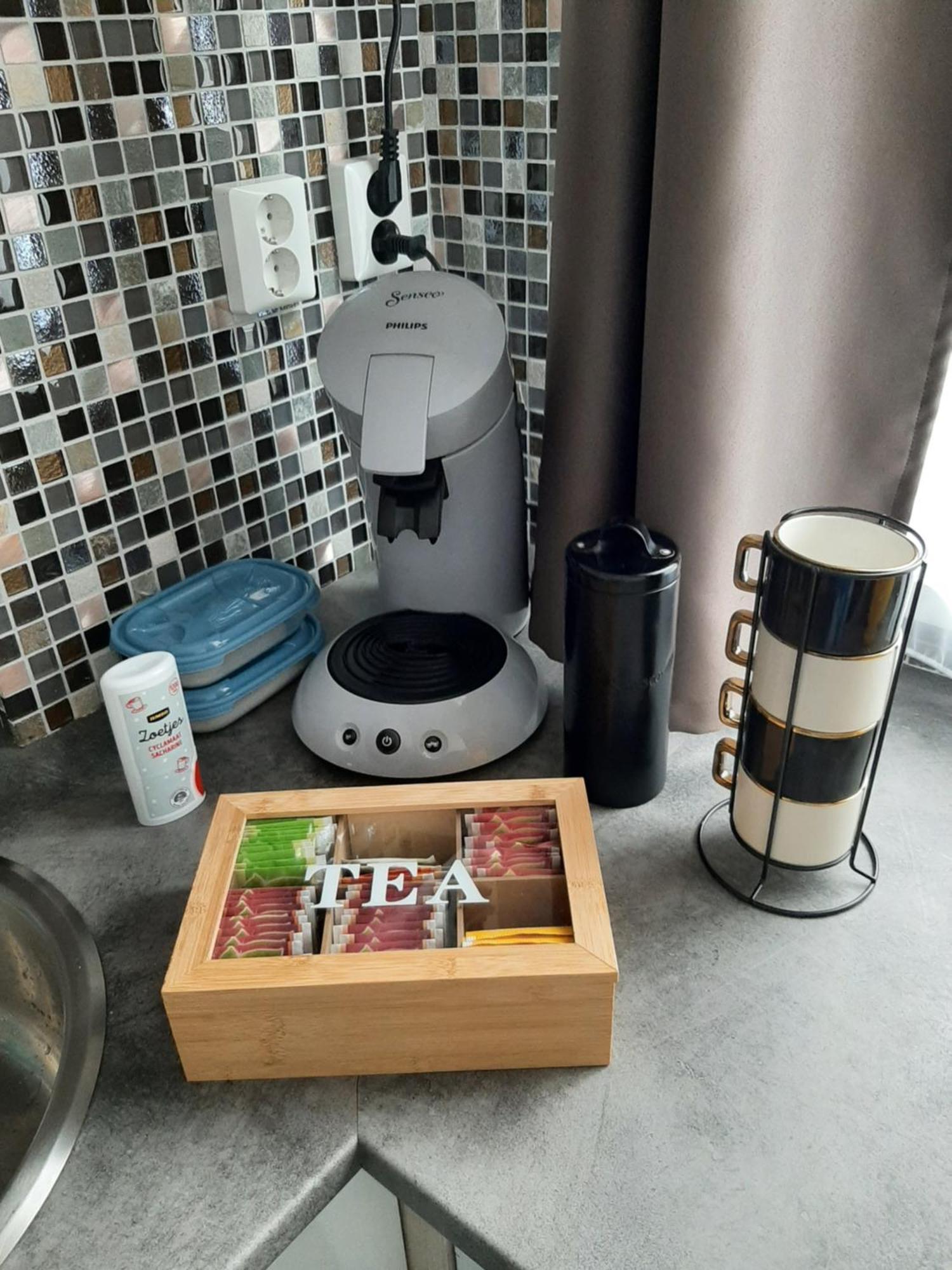 Nergens Apartment Ротердам Екстериор снимка